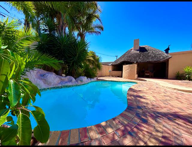 3 BEDROOM HOUSE FOR SALE IN MONTE VISTA